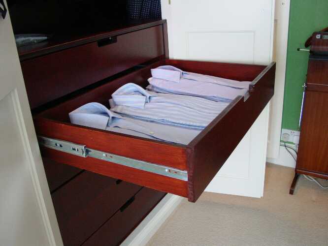 3145TowcStainDrwShirs500